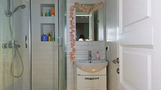 Snapshot of Mia_Mia_M chatting on 03.08.25 Mia Mia M online show from 03.08.25