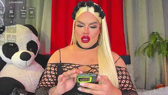 Snapshot of Missisabella_ chatting on 11.08.25 Missisabella online show from 11.08.25