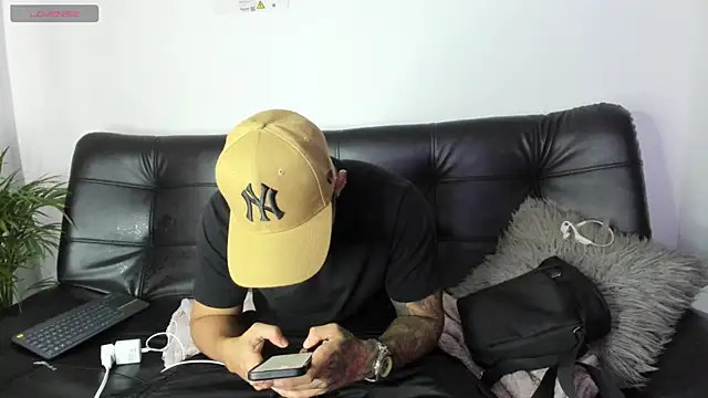 Sweet and caramel online show from 02.06.25