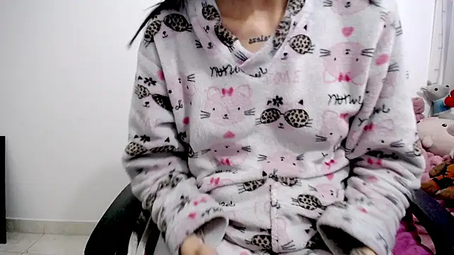 emilialopez online show from 04.23.26