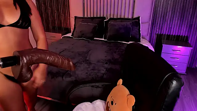 Snapshot of Lillyortiz chatting on 09.10.25 Lillyortiz online show from 09.10.25