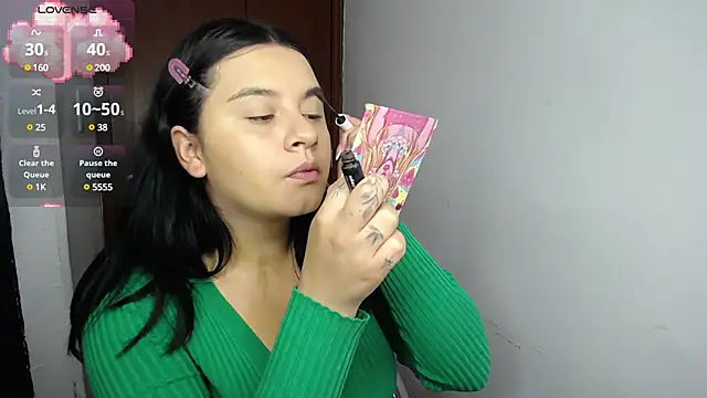 Snapshot of SaraBraun_ chatting on 02.13.25 SaraBraun online show from 02.13.25