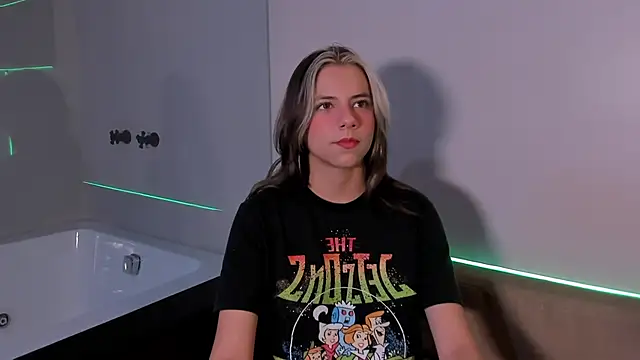 Snapshot of ArtemisaBlake chatting on 12.18.24 ArtemisaBlake online show from 12.18.24