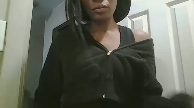 LuckiXCX online show from 12.14.24