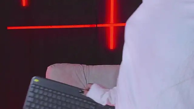 Snapshot of Michell_Wallker chatting on 01.10.26 Michell Wallker online show from 01.10.26