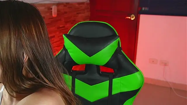 Snapshot of Michell_Wallker chatting on 03.15.26 Michell Wallker online show from 03.15.26