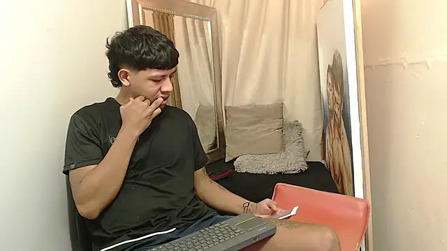 mr stiven  online show from 11.14.25