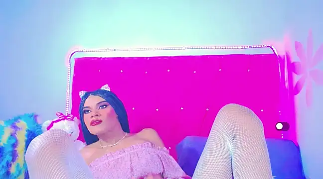 Snapshot of Theylor_Rouse chatting on 01.14.25 Theylor Rouse online show from 01.14.25