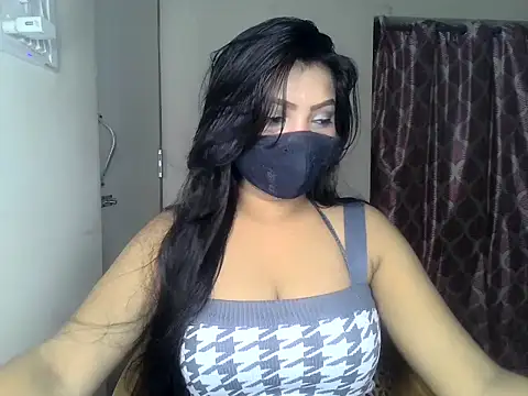 Snapshot of ishi_Beauty chatting on 09.30.25 ishi Beauty online show from 09.30.25