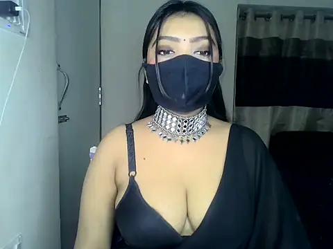 Snapshot of ishi_Beauty chatting on 11.21.25 ishi Beauty online show from 11.21.25