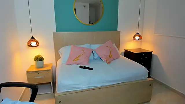 Snapshot of linda_rios_ chatting on 12.24.24 linda rios online show from 12.24.24