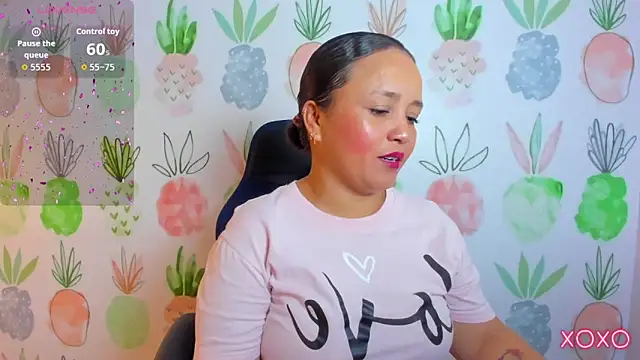 Snapshot of linda_rios_ chatting on 11.07.25 linda rios online show from 11.07.25