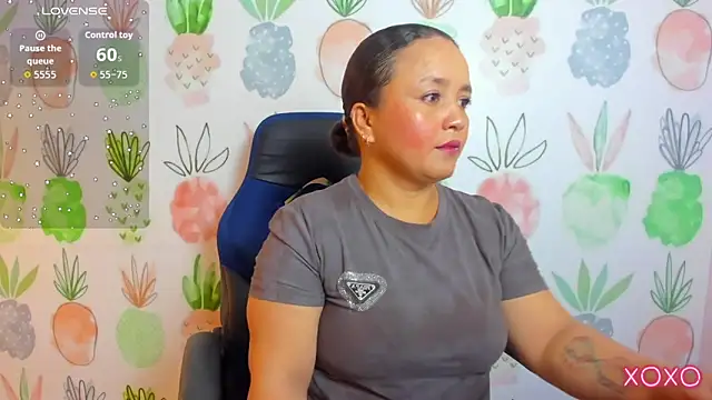 Snapshot of linda_rios_ chatting on 11.25.25 linda rios online show from 11.25.25