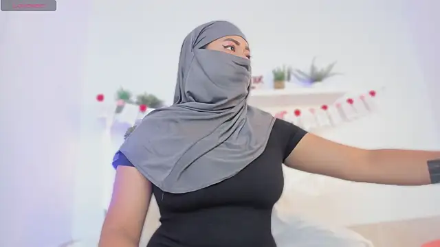 Snapshot of jazmin_anbar chatting on 10.02.25 jazmin anbar online show from 10.02.25