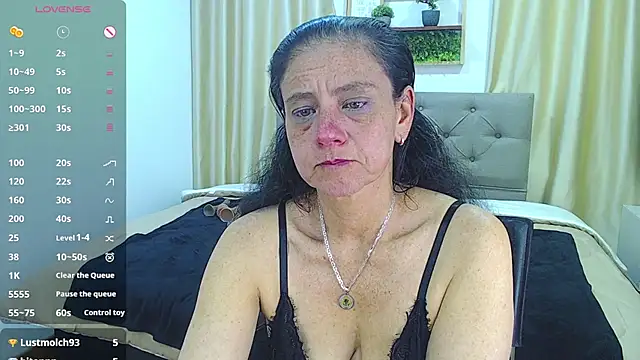 Snapshot of sasi_luna chatting on 11.23.25 sasi luna online show from 11.23.25