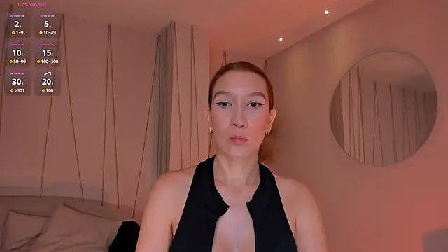 MiaFarrell  online show from 04.13.26