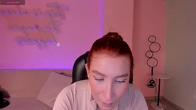 MiaFarrell  online show from 05.28.26
