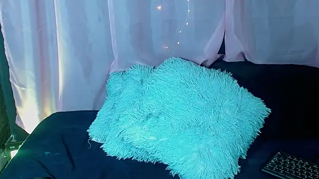 Nicole Brown1126 online show from 01.24.25