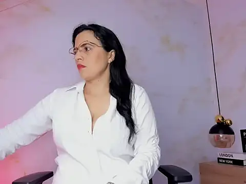 africa holmes online show from 02.08.26