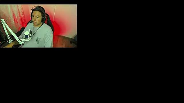 Snapshot of Listening_To_Your_Wishes chatting on 01.12.25 Listening To Your Wishes online show from 01.12.25