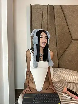 Snapshot of Cassie_howard_ chatting on 02.11.25 Cassie howard online show from 02.11.25