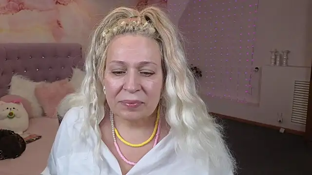 Penelope Pinky online show from 01.23.25