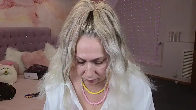 Penelope Pinky online show from 01.23.25