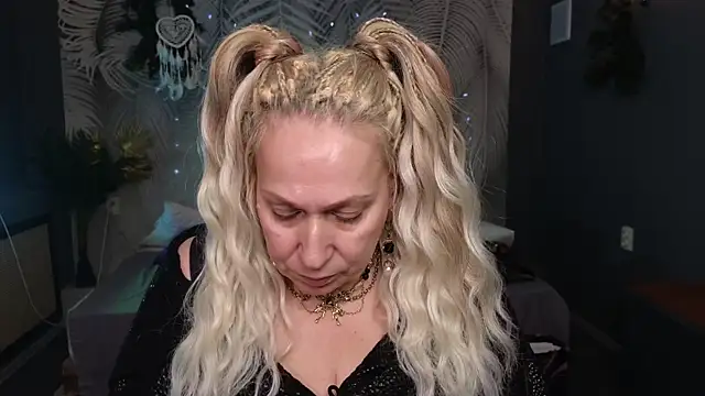 Penelope Pinky online show from 01.24.25