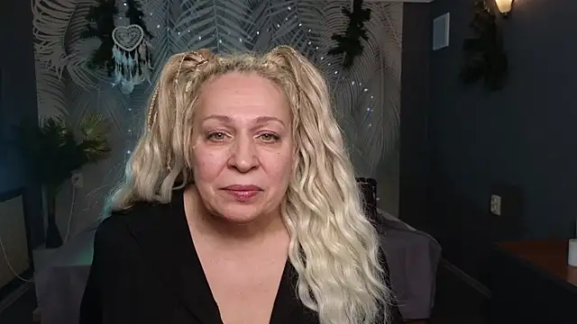 Penelope Pinky online show from 01.27.25