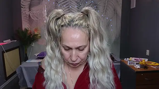 Penelope Pinky online show from 01.30.25