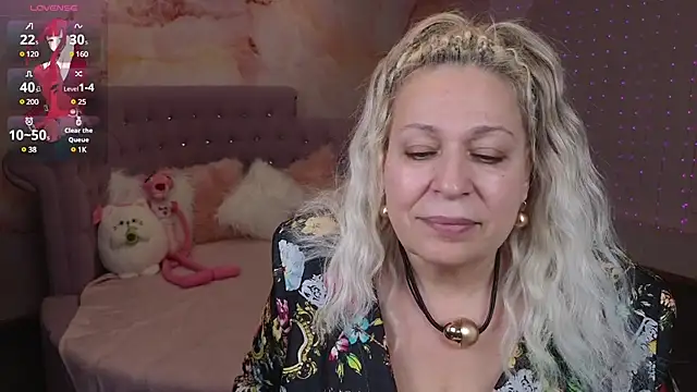 Penelope Pinky online show from 02.02.25