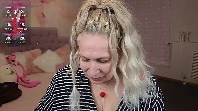 Penelope Pinky online show from 02.03.25