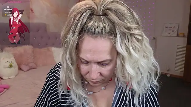 Penelope Pinky online show from 02.10.25