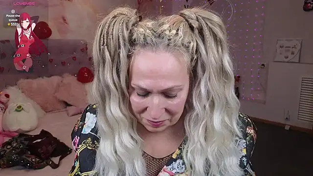 Penelope Pinky online show from 02.14.25