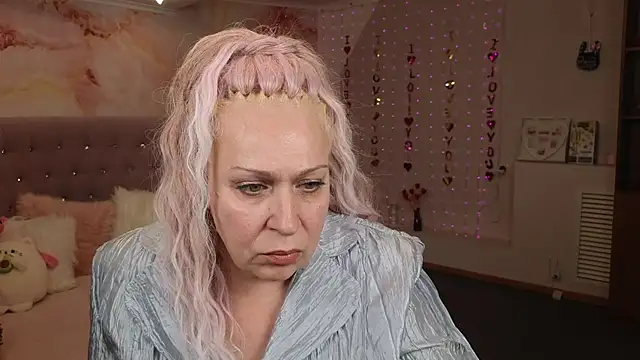 Penelope Pinky online show from 02.23.25