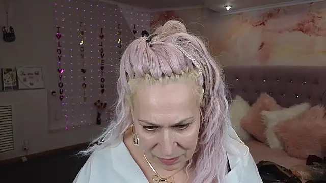 Penelope Pinky online show from 03.02.25