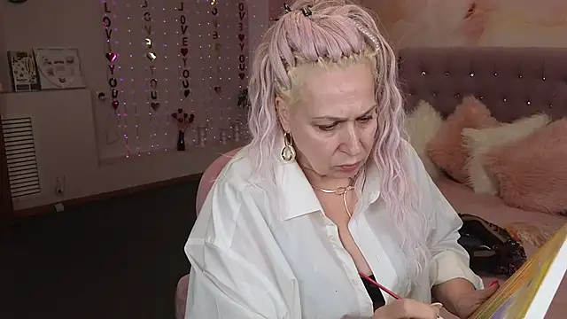 Penelope Pinky online show from 03.02.25