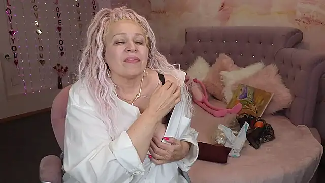 Penelope Pinky online show from 03.02.25