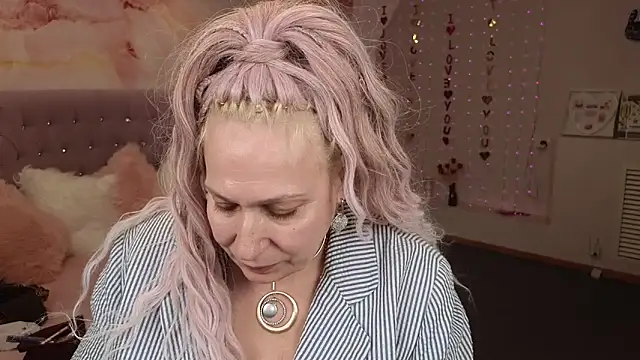 Penelope Pinky online show from 03.03.25