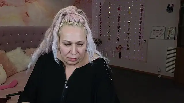 Penelope Pinky online show from 03.10.25