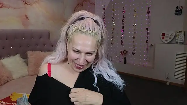 Penelope Pinky online show from 03.12.25