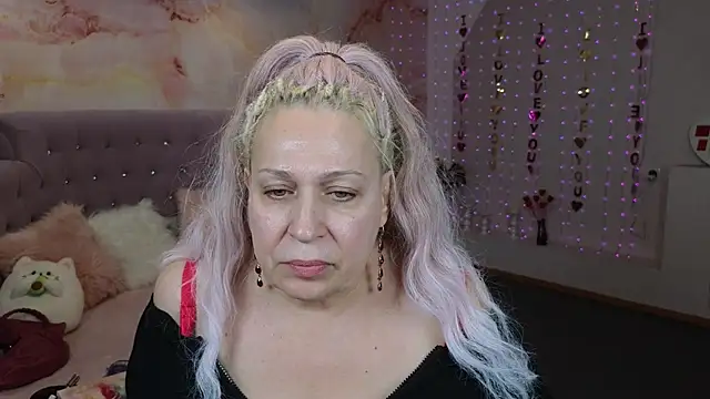 Penelope Pinky online show from 03.12.25