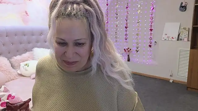 Penelope Pinky online show from 03.17.25