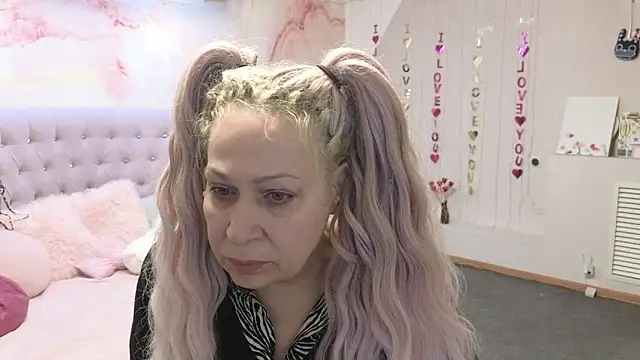 Penelope Pinky online show from 03.19.25