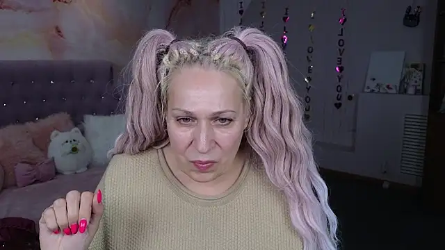 Penelope Pinky online show from 03.19.25