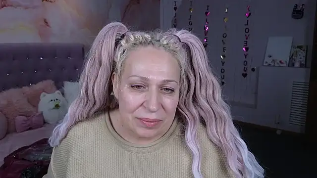 Penelope Pinky online show from 03.19.25