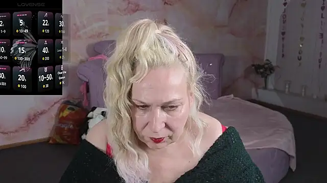 Snapshot of Penelope_Pinky chatting on 06.10.26 Penelope Pinky online show from 06.10.26