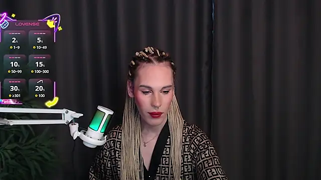 Cassie Bae online show from 12.18.25