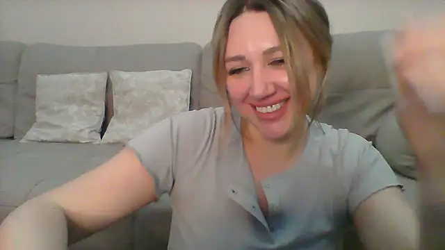 VickyLove047 online show from 03.18.25