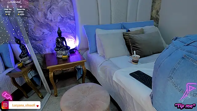 Snapshot of LucyanaSilva chatting on 02.11.25 LucyanaSilva online show from 02.11.25